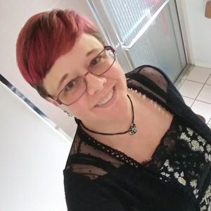 Meet your Posher, Monique